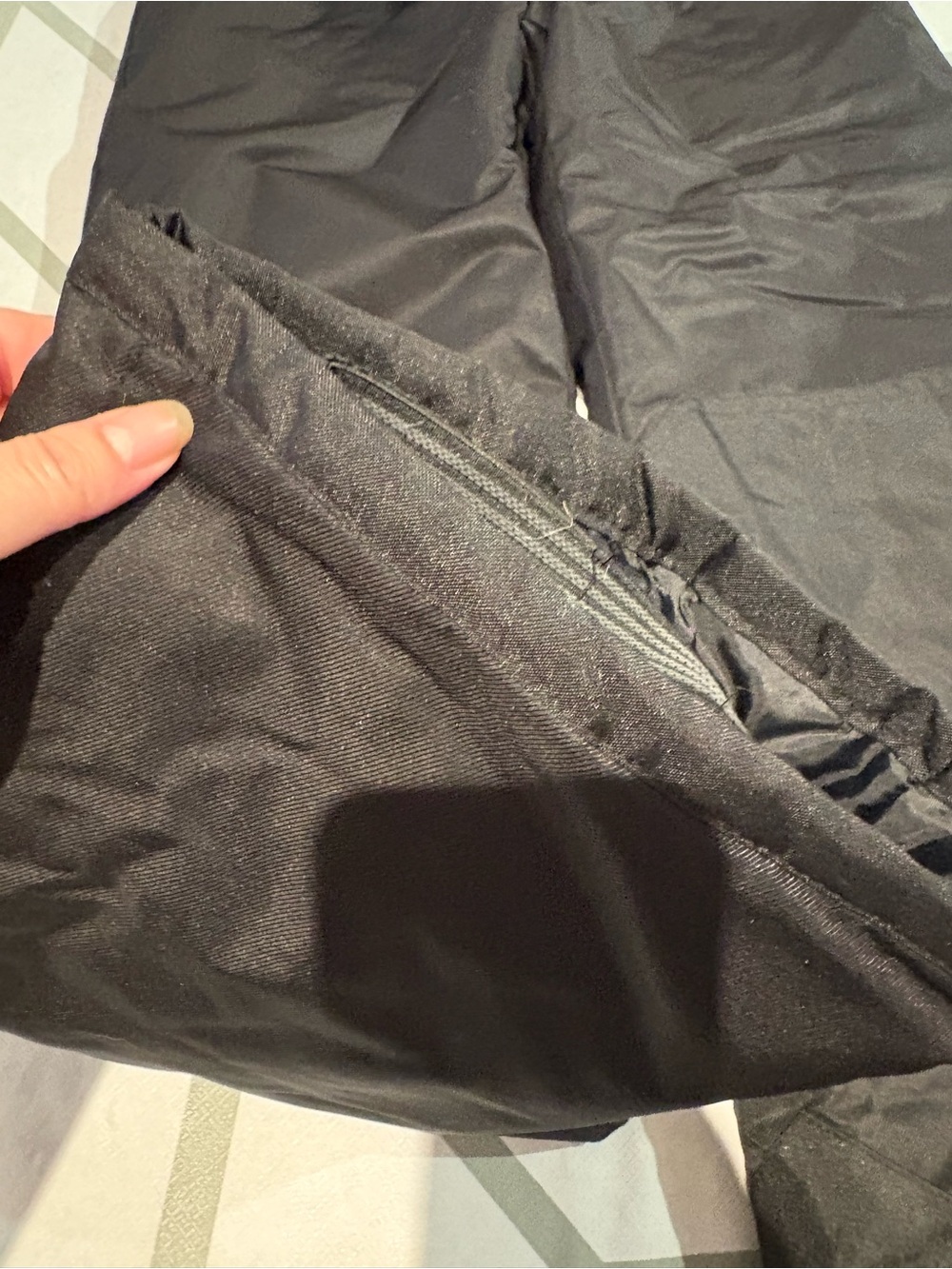 Black Insulated Snow Pants with Adjustable Suspenders - Picture 2 of 3